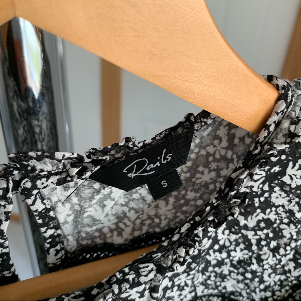 Rails Floral Ruffle Blouse Small - Picture 6 of 9